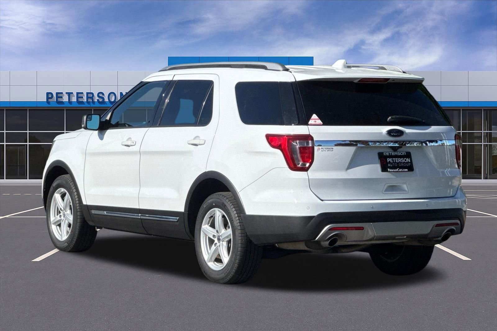 Used 2017 Ford Explorer XLT AWD/4WD image 6