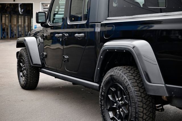 Used 2021 Jeep Gladiator Willys image 10