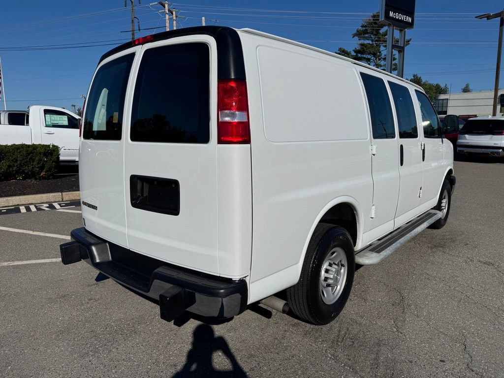 Used 2025 Chevrolet Express 2500 w/ Driver Convenience Package RWD image 7