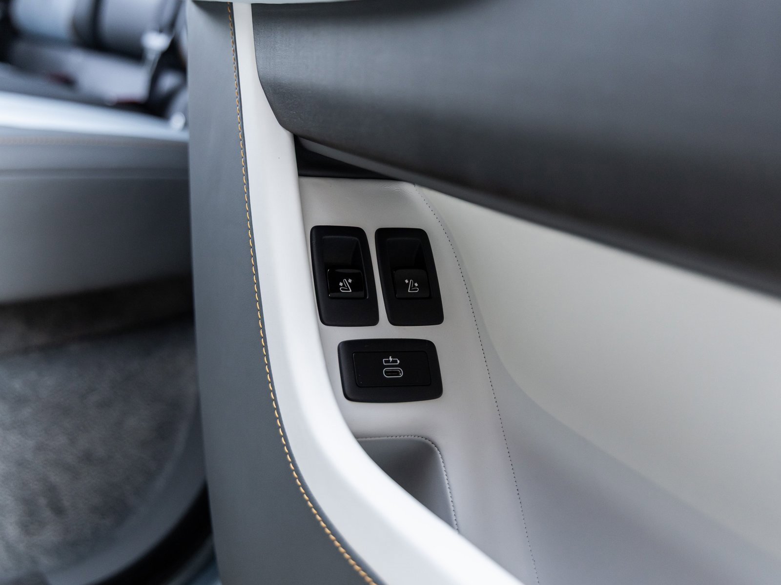 New 2026 Rolls-Royce Cullinan image 40