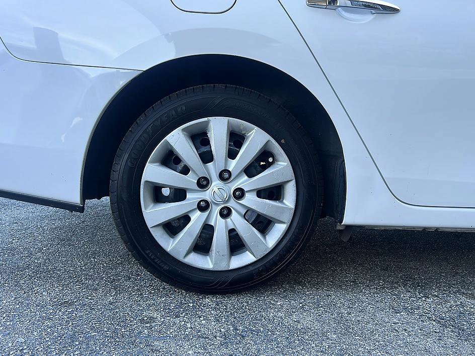 Used 2015 Nissan Sentra SV FWD image 21
