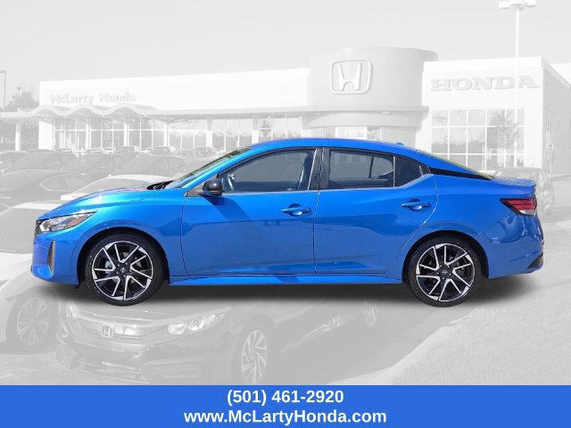 Used 2025 Nissan Sentra SR FWD image 2