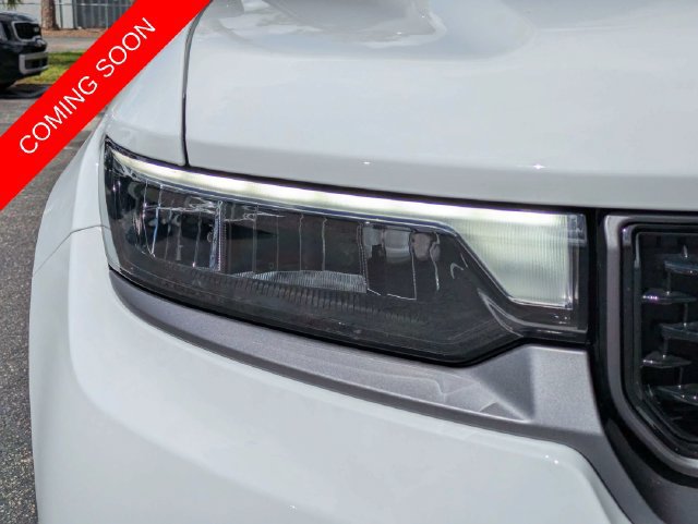 Certified 2026 Jeep Grand Cherokee Summit w/ Obsidian Package AWD/4WD image 8