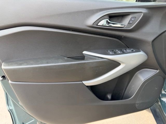 Certified 2025 Chevrolet Trax LS FWD image 16