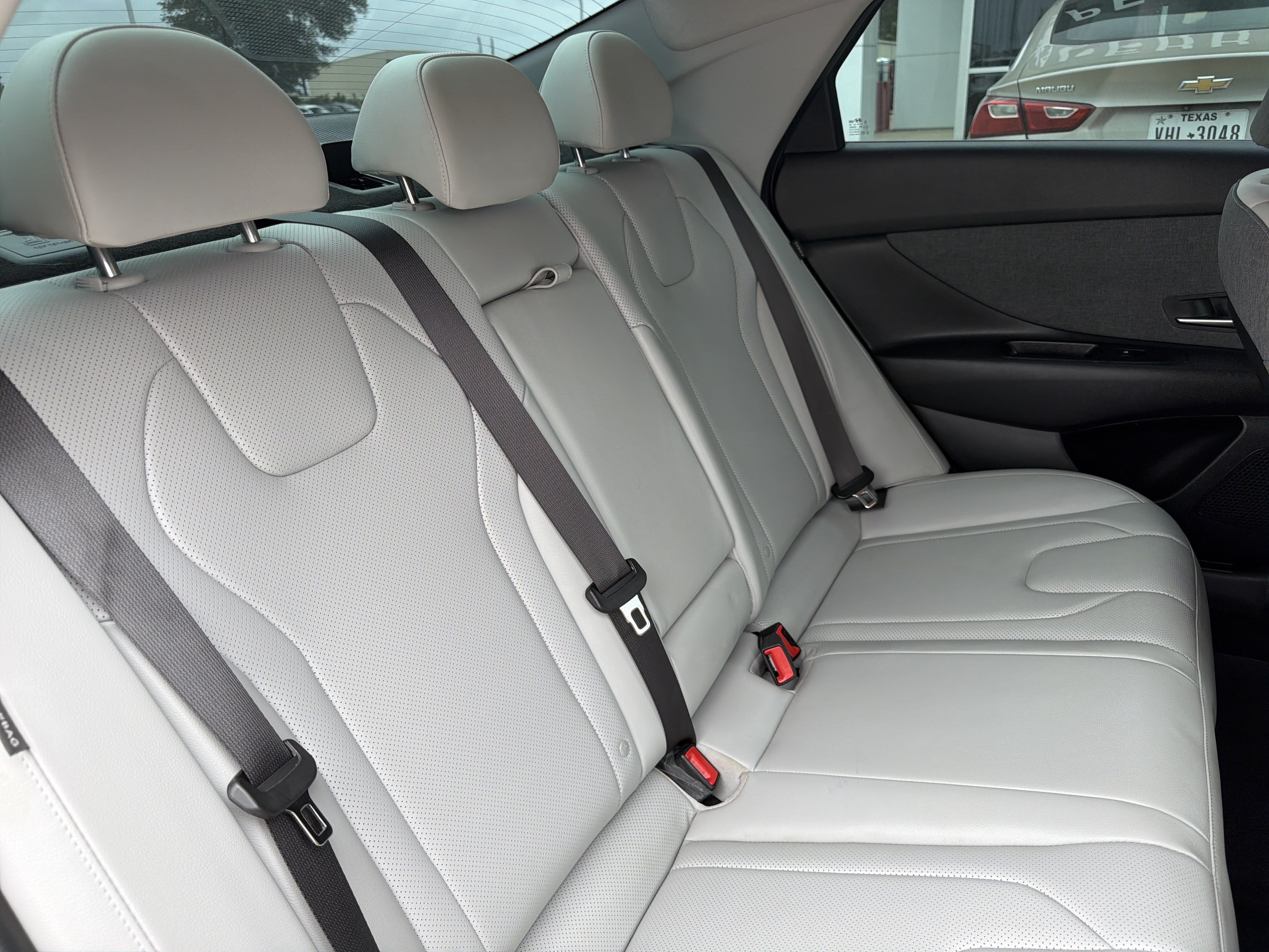 Used 2024 Hyundai Elantra Limited FWD image 6