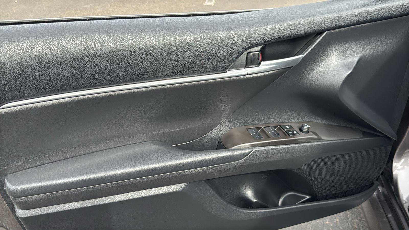 Used 2023 Toyota Camry LE image 11