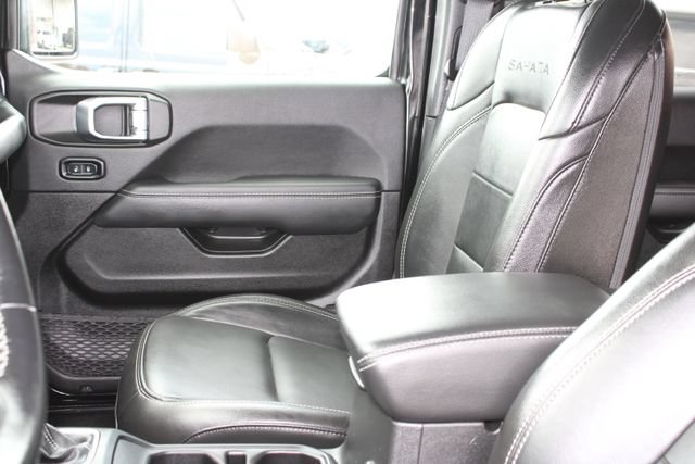 Used 2022 Jeep Wrangler Unlimited Sahara AWD/4WD image 36