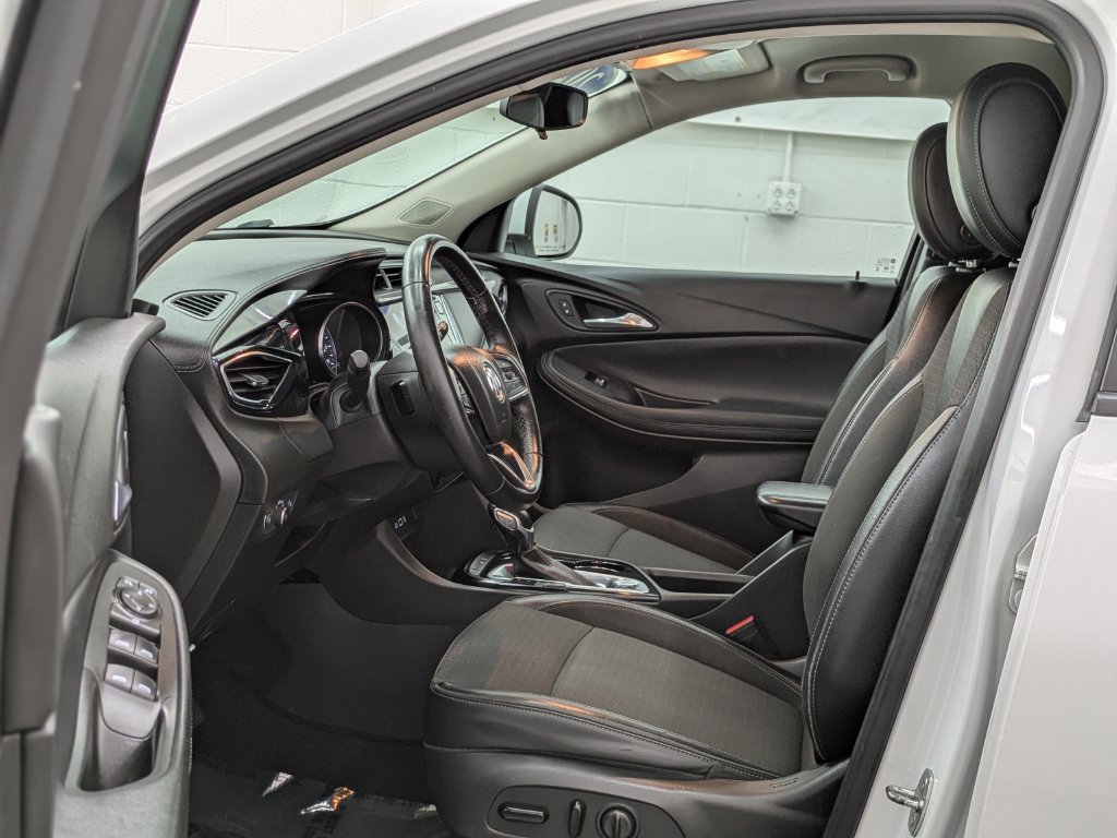 Used 2021 Buick Encore GX Preferred w/ Cold Weather Comfort Package FWD image 3