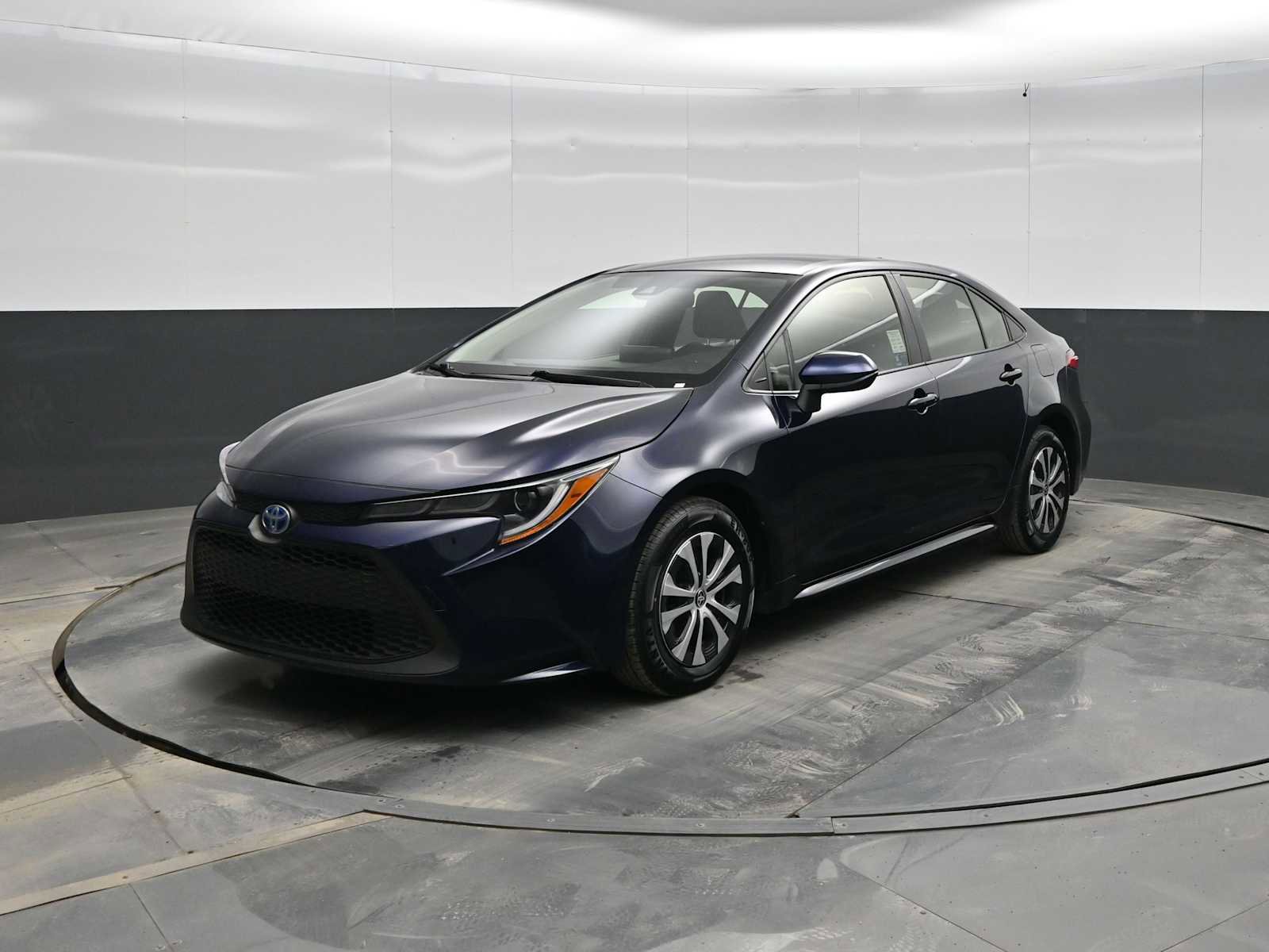 Used 2022 Toyota Corolla LE image 4