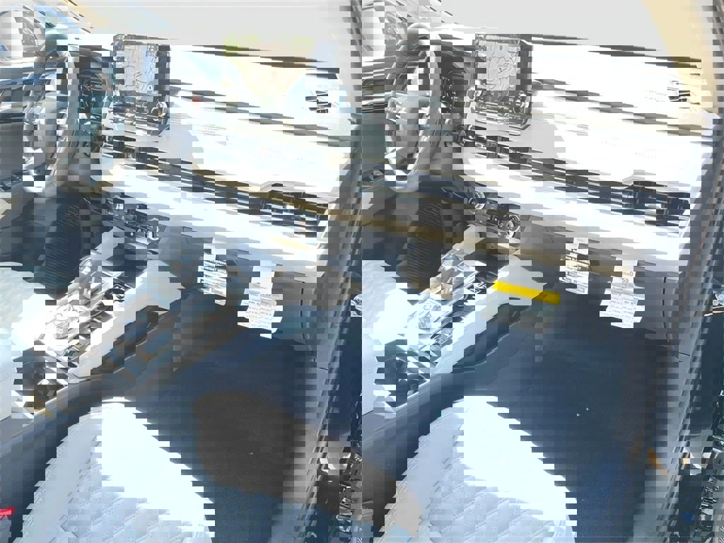 New 2025 Mitsubishi Outlander 4WD Plug-In Hybrid image 36