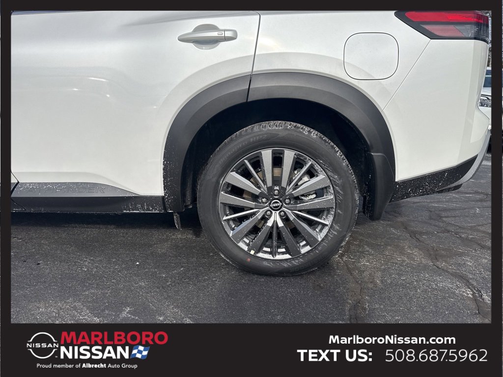New 2025 Nissan Pathfinder SL w/ SL Premium Package image 12