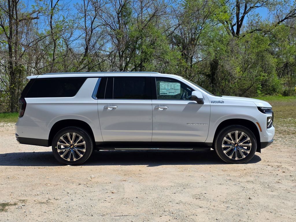 New 2026 Chevrolet Suburban High Country image 2