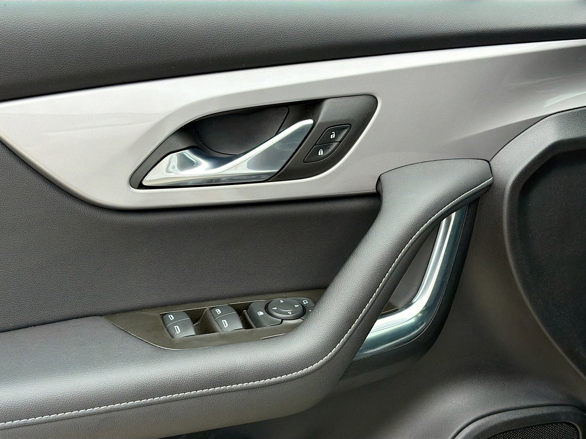 Used 2023 Chevrolet Blazer LT image 19