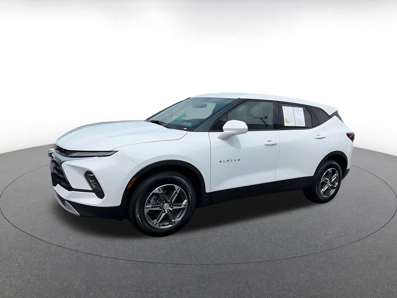 Used 2025 Chevrolet Blazer LT FWD image 7