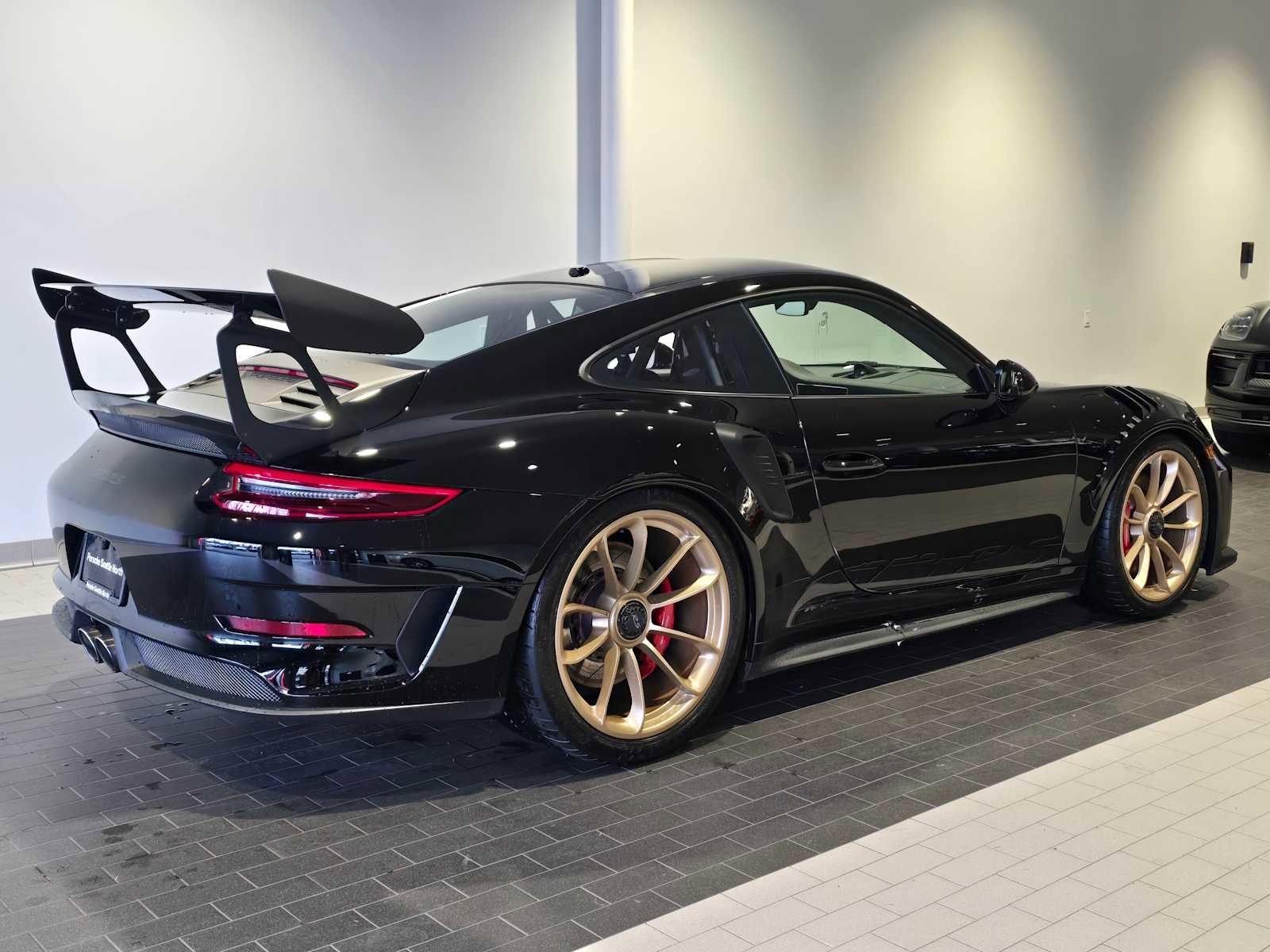 Used 2019 Porsche 911 GT3 RS image 7