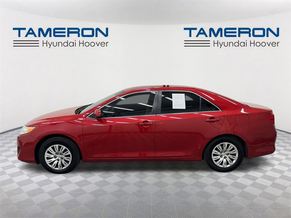 Used 2014 Toyota Camry L image 2