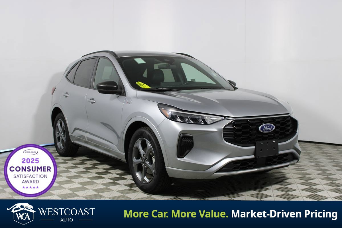 Used 2023 Ford Escape ST-Line w/ Equipment Group 301A FWD image 1