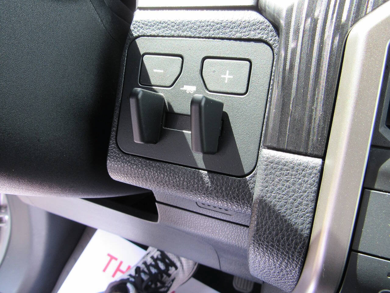 Used 2025 Toyota 4Runner Platinum AWD/4WD image 40
