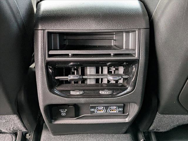 Used 2024 Jeep Grand Cherokee Altitude RWD image 17