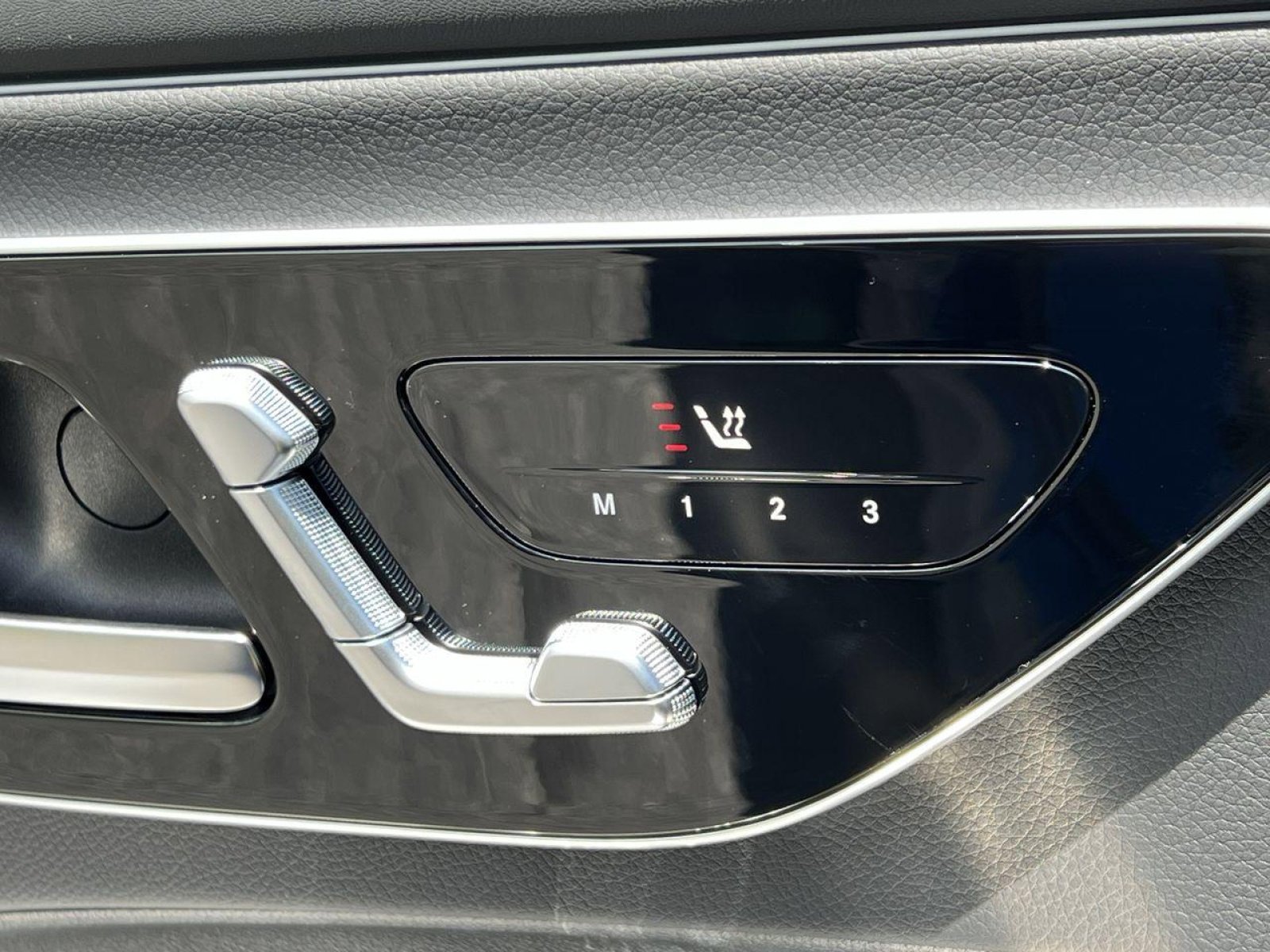 New 2025 Mercedes-Benz CLE 300 4MATIC Coupe image 33