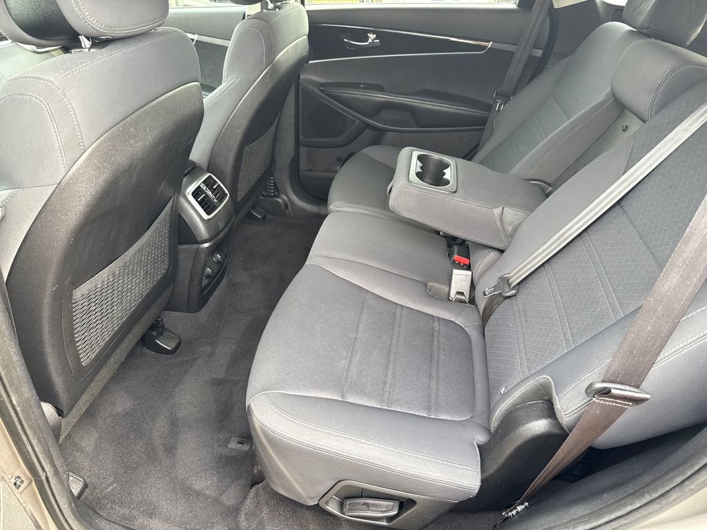 Used 2016 Kia Sorento FWD image 18