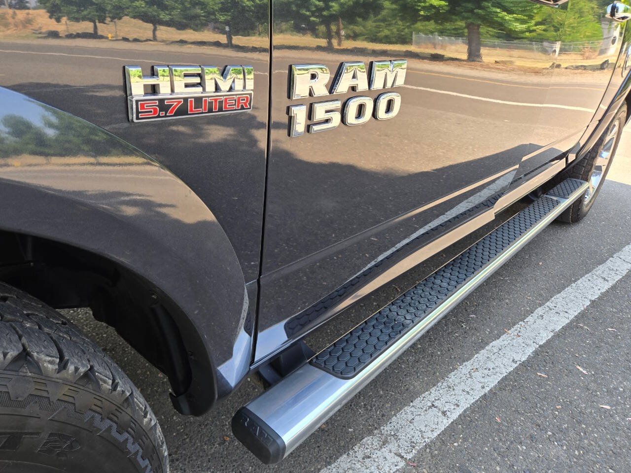 Used 2015 RAM 1500 Laramie w/ Convenience Group AWD/4WD image 32