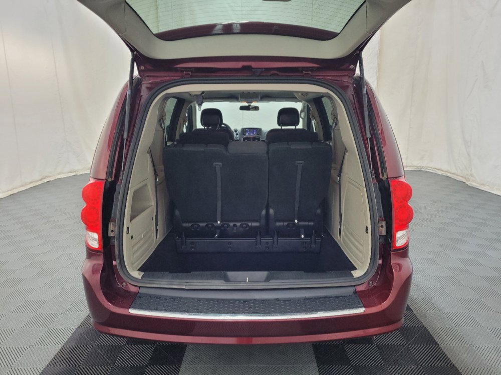 Used 2018 Dodge Grand Caravan SE FWD image 29