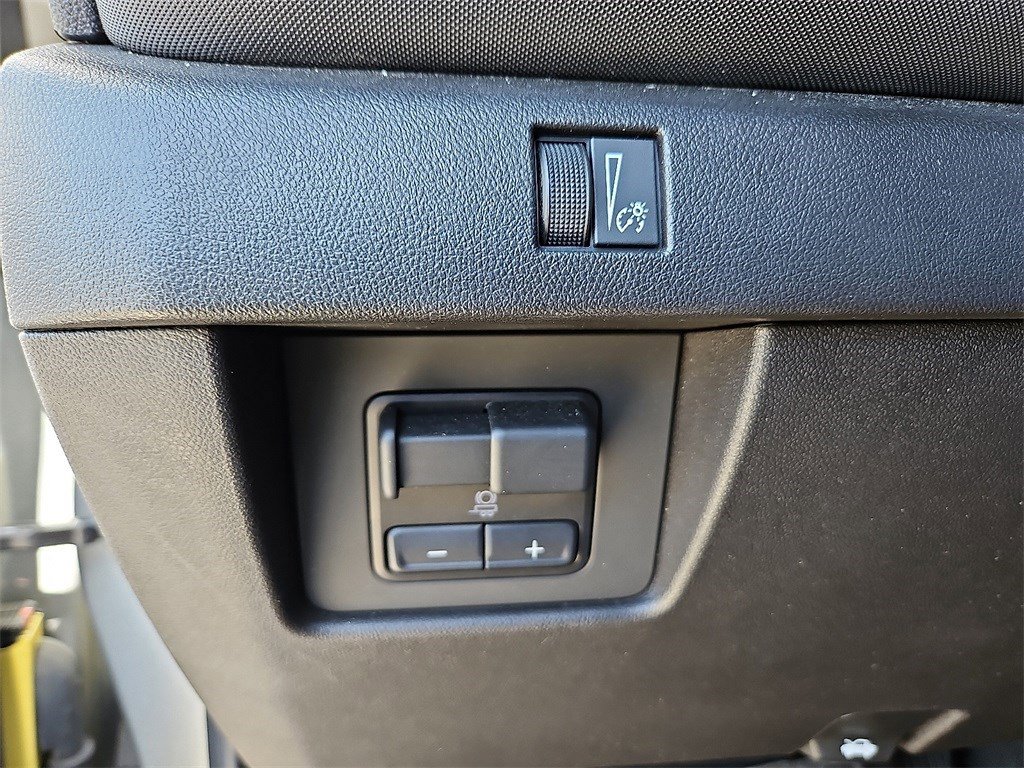 Used 2023 Chevrolet Colorado Z71 w/ Z71 Convenience Package 2 image 23