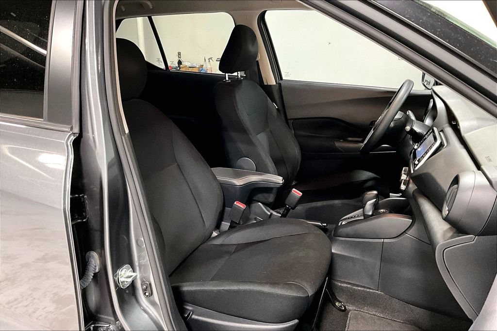 Used 2024 Nissan Kicks S FWD image 9