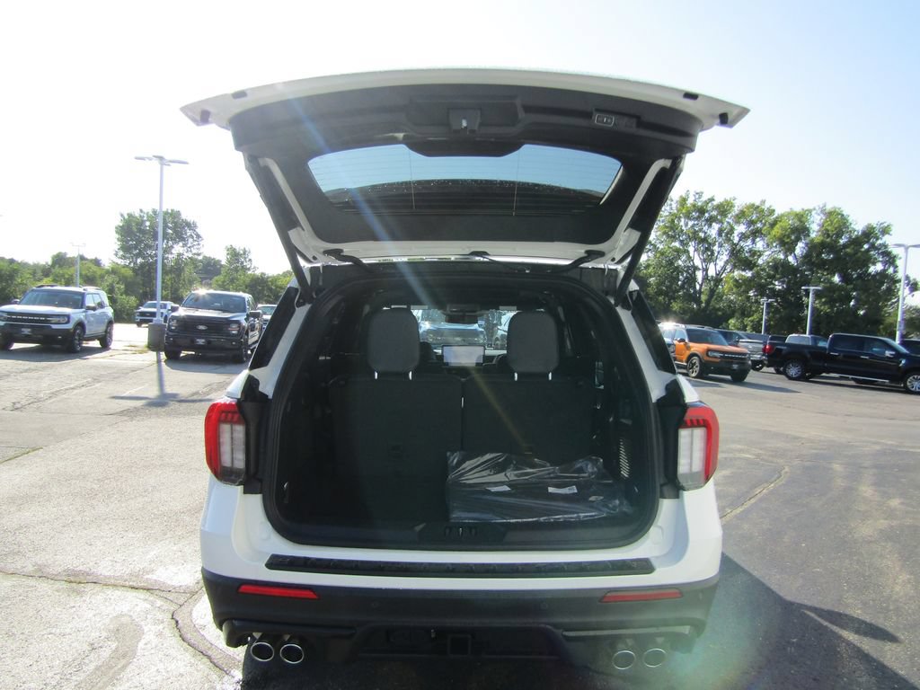 New 2026 Ford Explorer ST w/ Sun And Sound Package AWD/4WD image 11