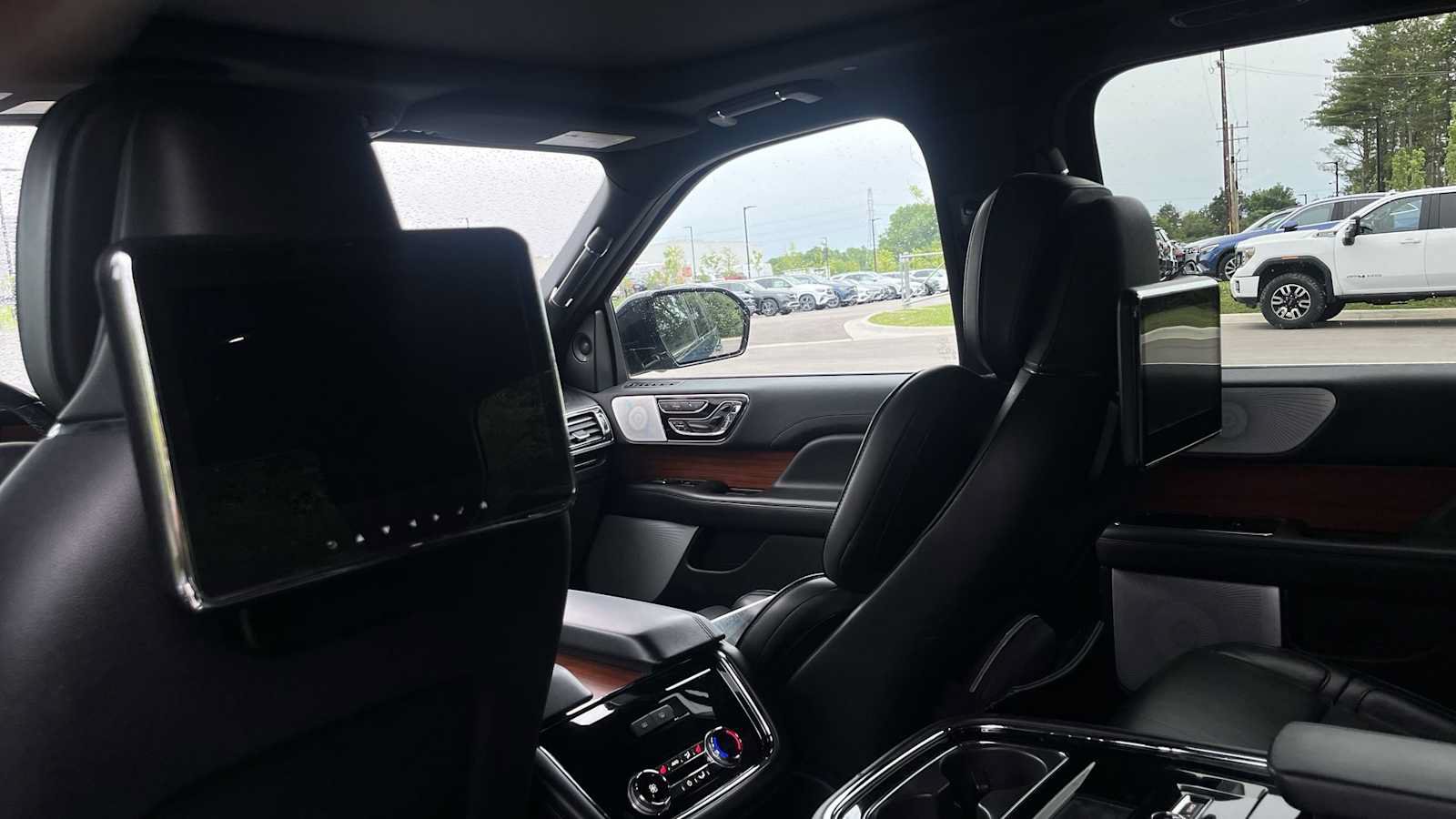 Used 2019 Lincoln Navigator Reserve AWD/4WD image 32