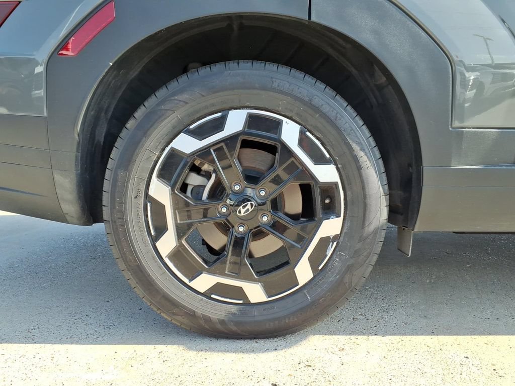 Used 2025 Hyundai Santa Fe SE FWD image 19
