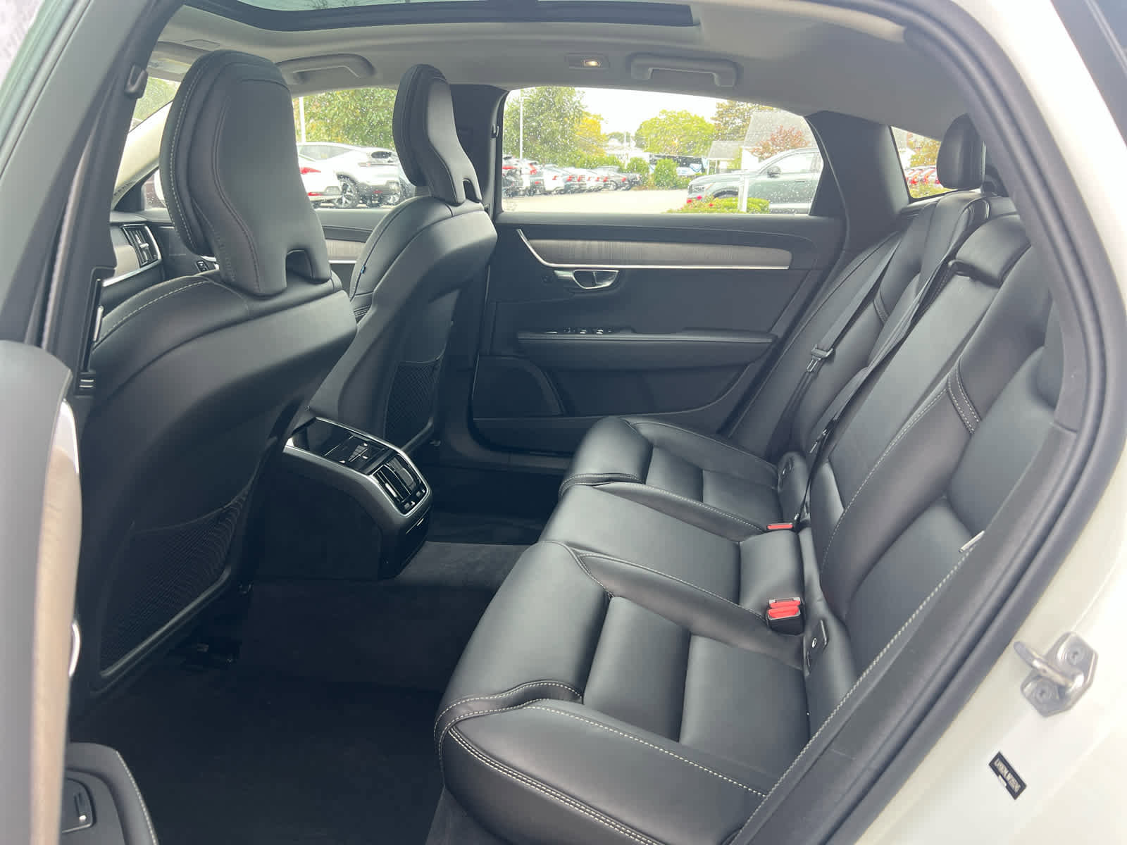 Certified 2022 Volvo S90 B6 Inscription w/ Advanced Package image 25