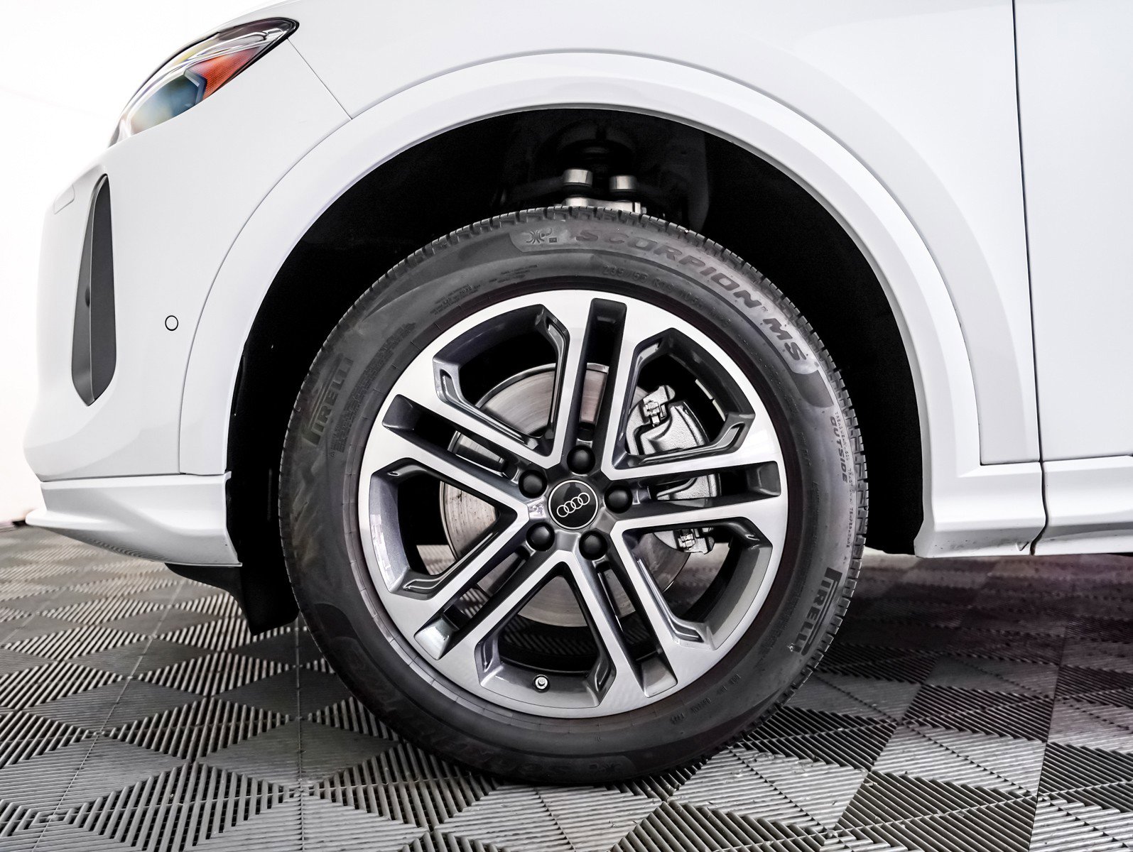 Certified 2025 Audi Q5 Premium Plus w/ Premium Plus image 6