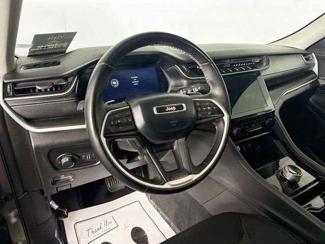 Used 2023 Jeep Grand Cherokee Laredo AWD/4WD image 9