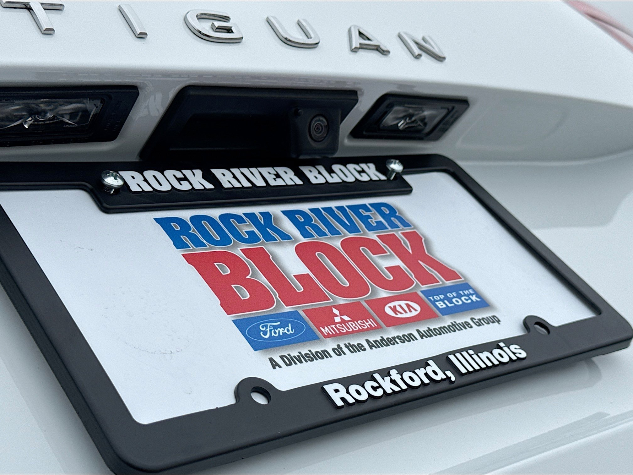 Used 2022 Volkswagen Tiguan SE w/ Panoramic Sunroof Package image 14