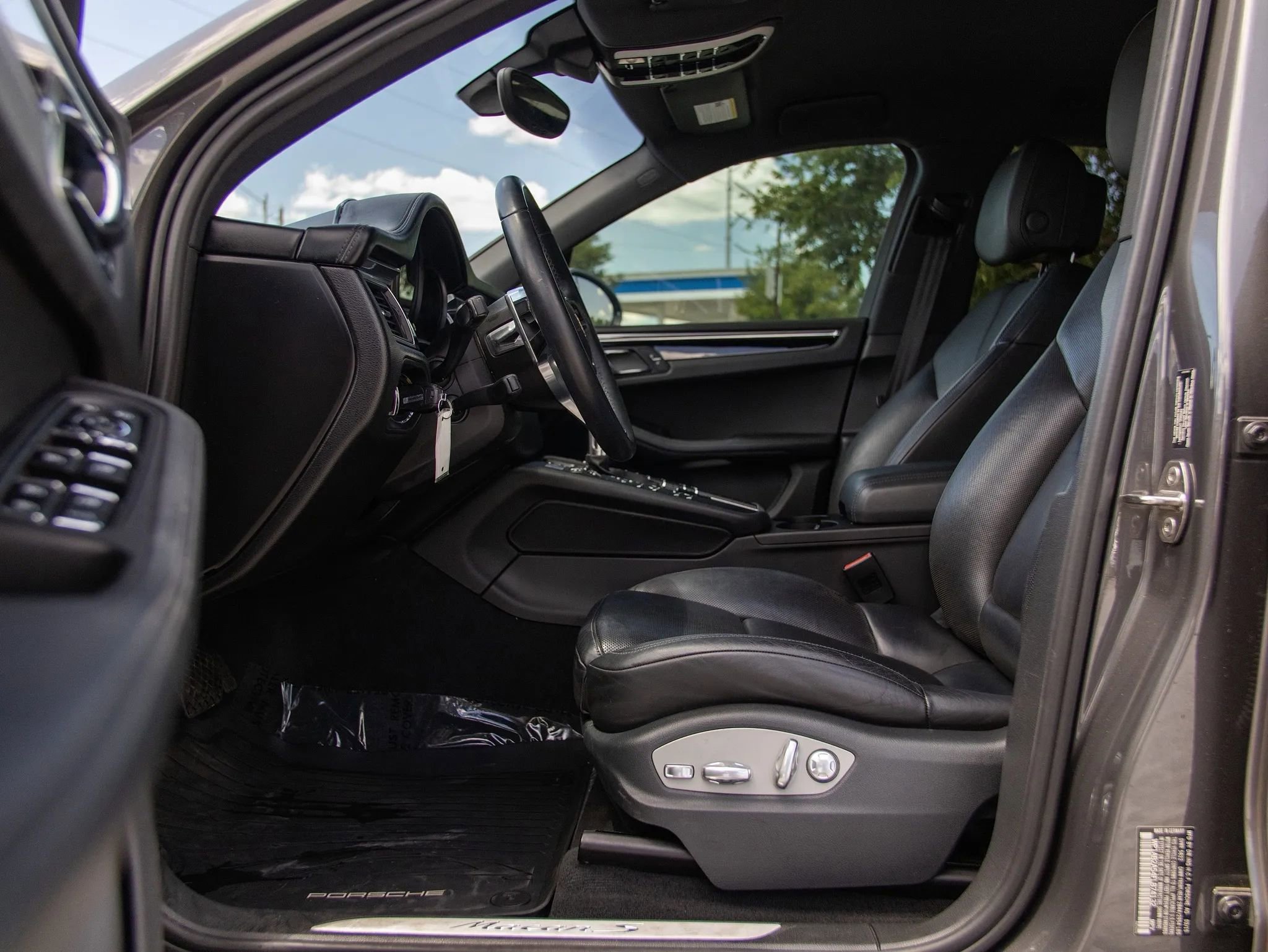 Used 2015 Porsche Macan S AWD/4WD image 20