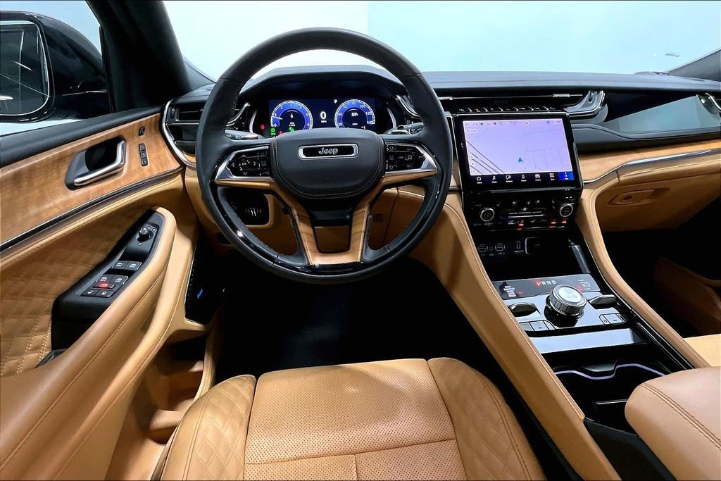 Used 2025 Jeep Grand Cherokee L Summit image 7