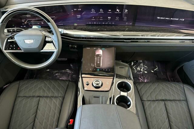 New 2025 Cadillac Escalade IQ Sport 1 w/ LPO, ONYX Package image 13