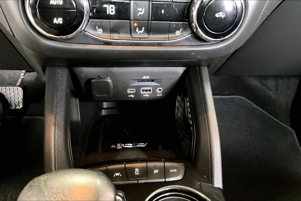 Used 2023 Chevrolet TrailBlazer RS w/ Sun and Liftgate Package AWD/4WD image 16