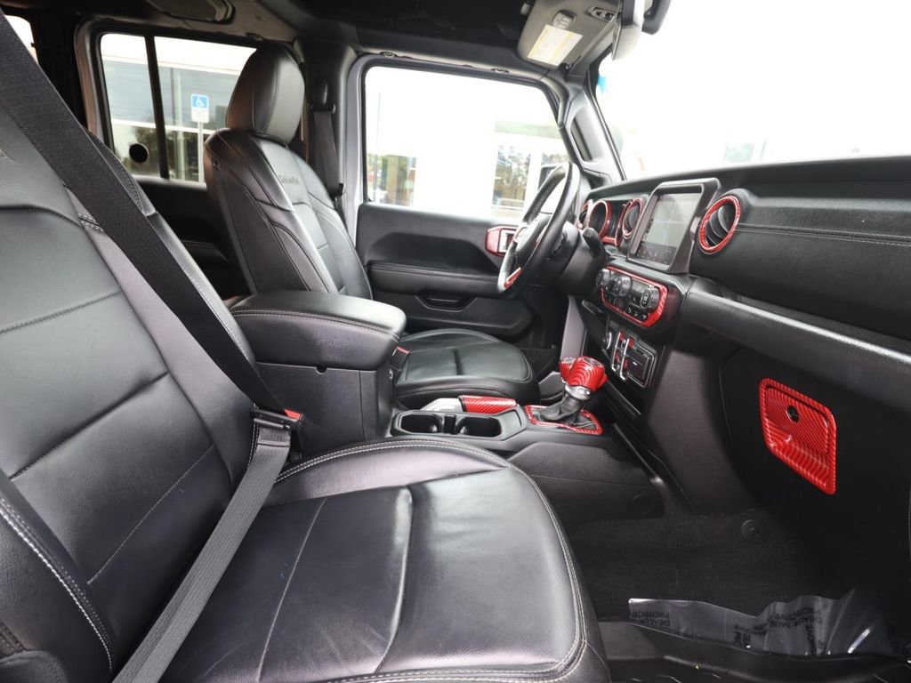 Used 2021 Jeep Wrangler Unlimited Sahara AWD/4WD image 14