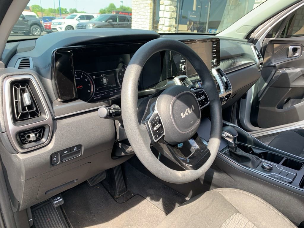Used 2022 Kia Sorento LX FWD image 28