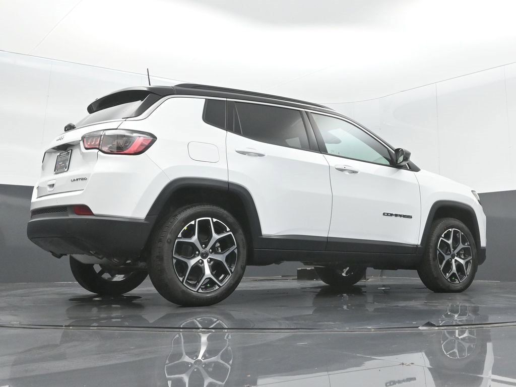 Certified 2025 Jeep Compass Limited image 35