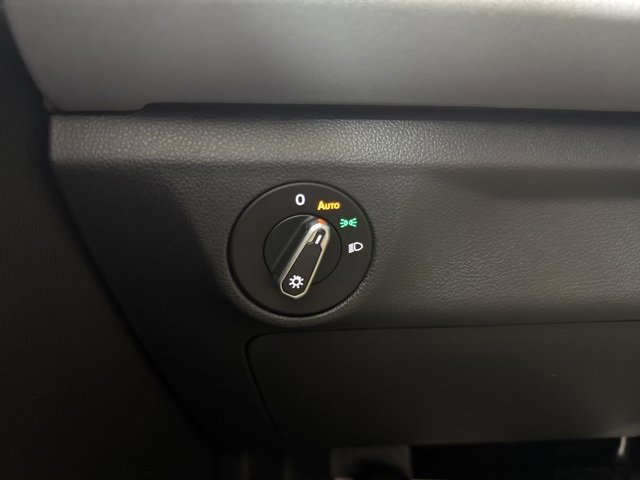 New 2025 Volkswagen Jetta SE image 19