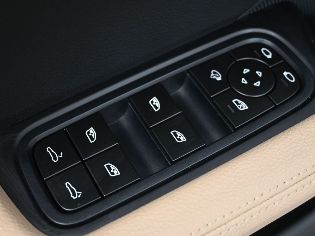 New 2026 Porsche Cayenne image 18