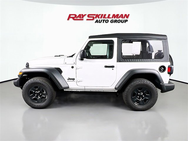 Used 2025 Jeep Wrangler Sport image 4