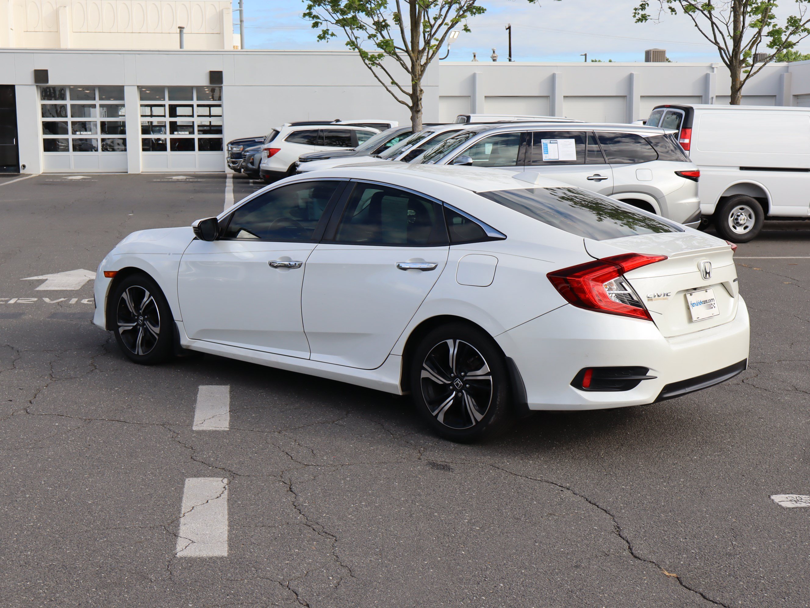 Used 2018 Honda Civic Touring image 8
