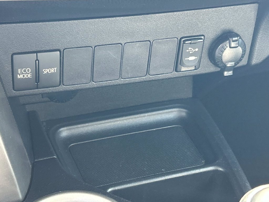 Used 2015 Toyota RAV4 XLE FWD image 20