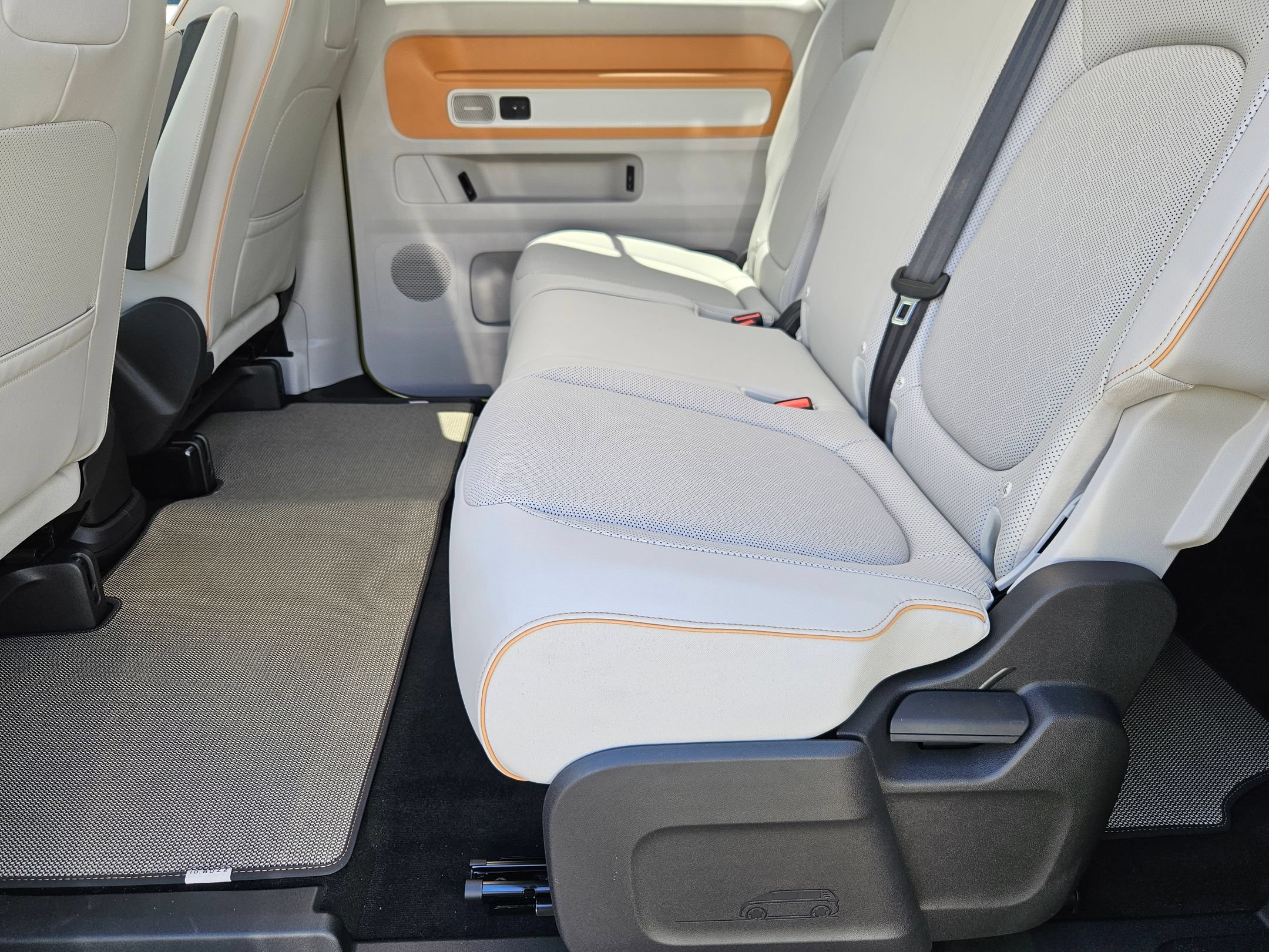 New 2025 Volkswagen ID. Buzz 1st Edition RWD image 23