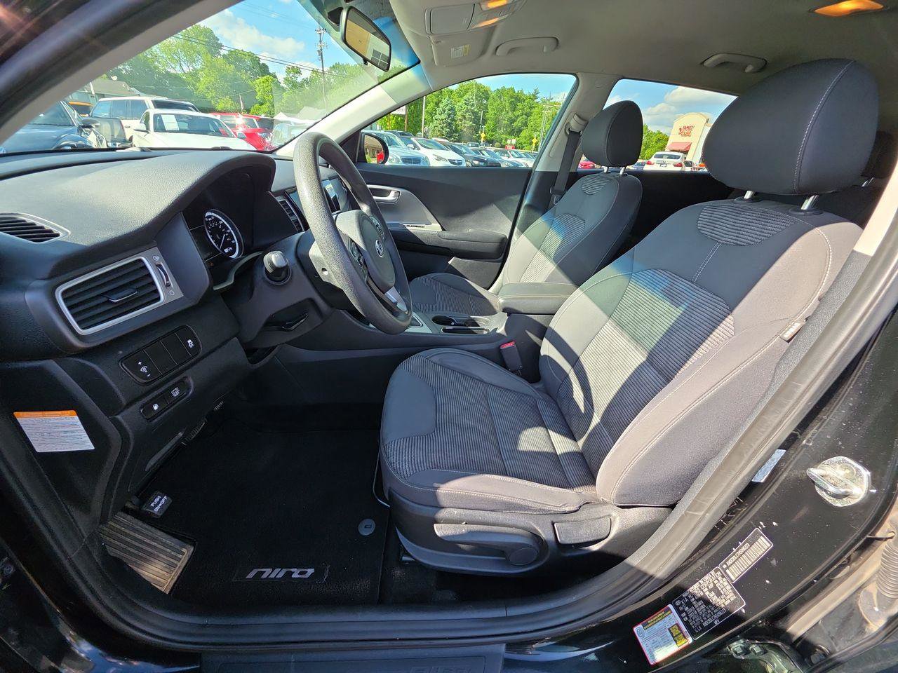 Used 2017 Kia Niro LX FWD image 3